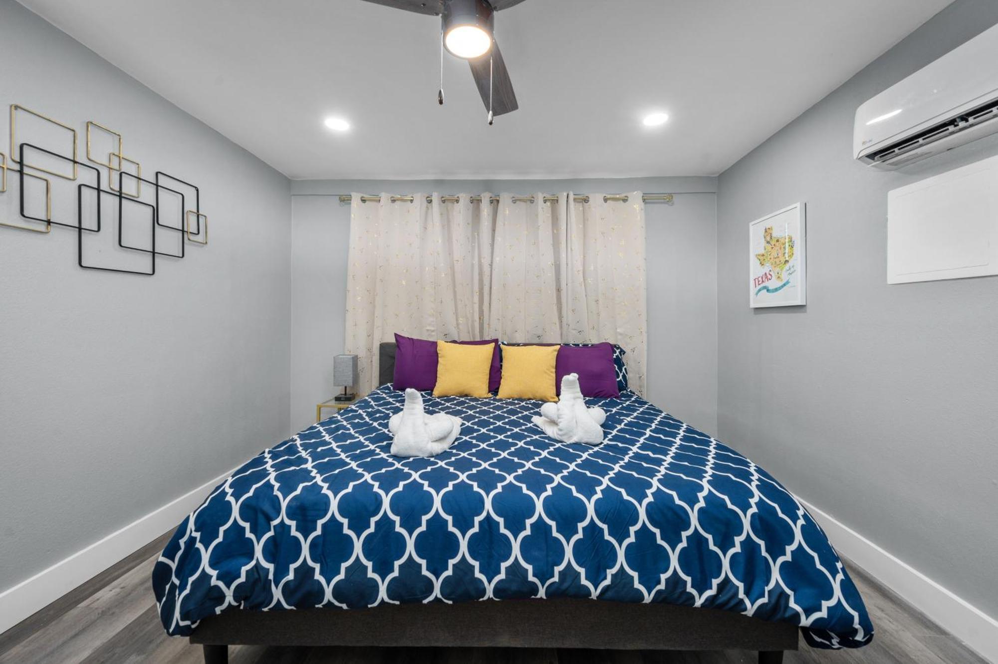 Modern 2Br City Center Getaway With Free Park 휴스턴 외부 사진